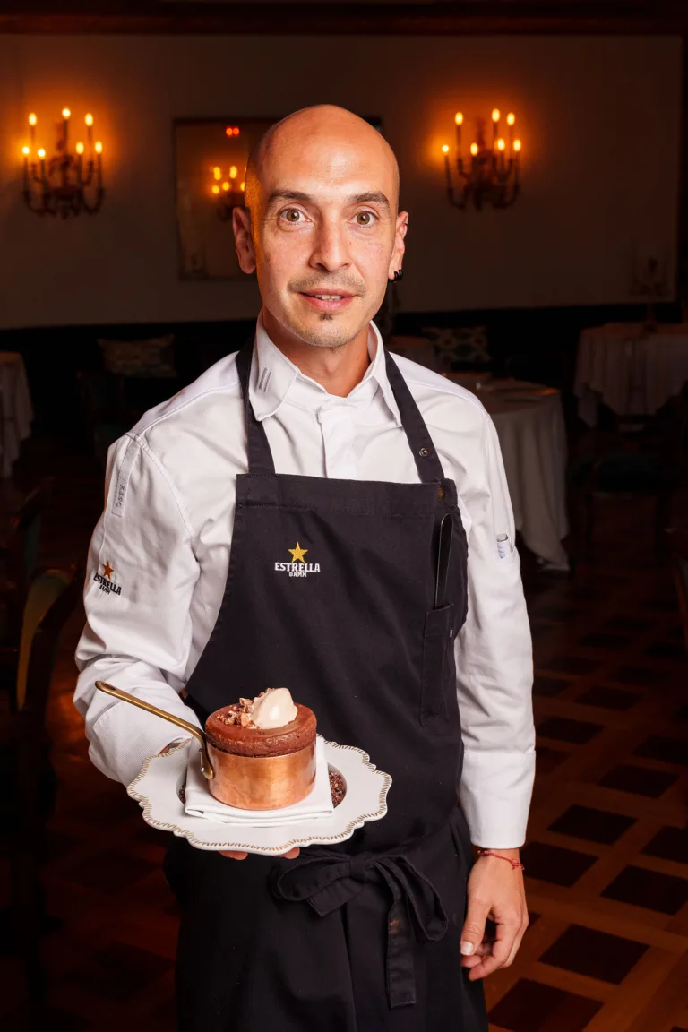 Retrato profesional de un Cocinero en Girona, por el fotógrafo Henry Xavier.