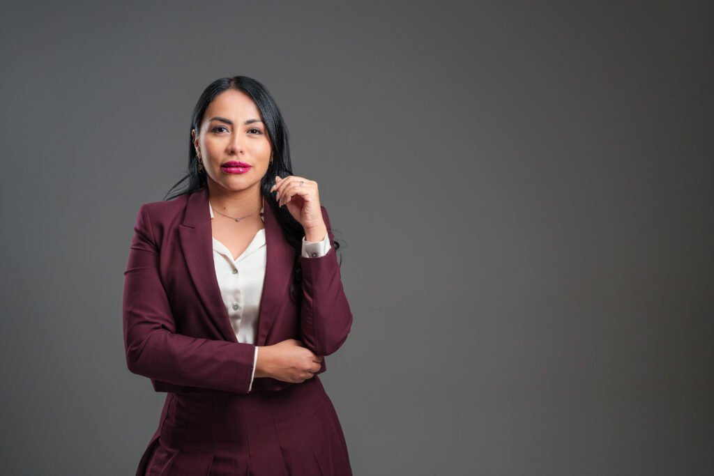 Retrato profesional de una emprendora, por el fotógrafo Henry Xavier.